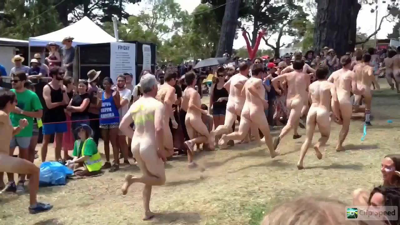 A male spies on a mature girlfriend in the fitting room of a public shopping center. Big tits in different bras and a juicy PAWG in panties. Amateur f_5d69a931