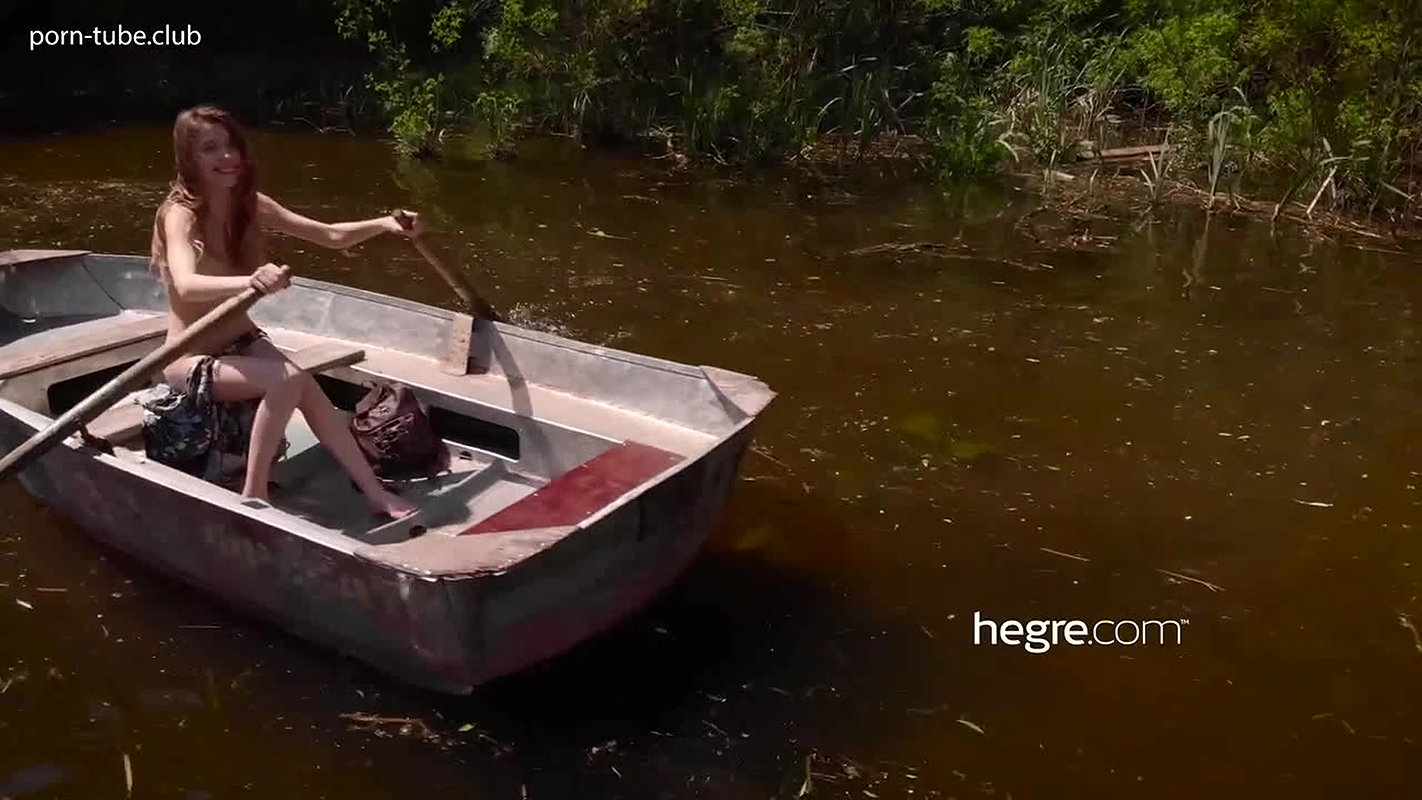 WIFE Flashing Big Tits in Public_e1ce8bc7