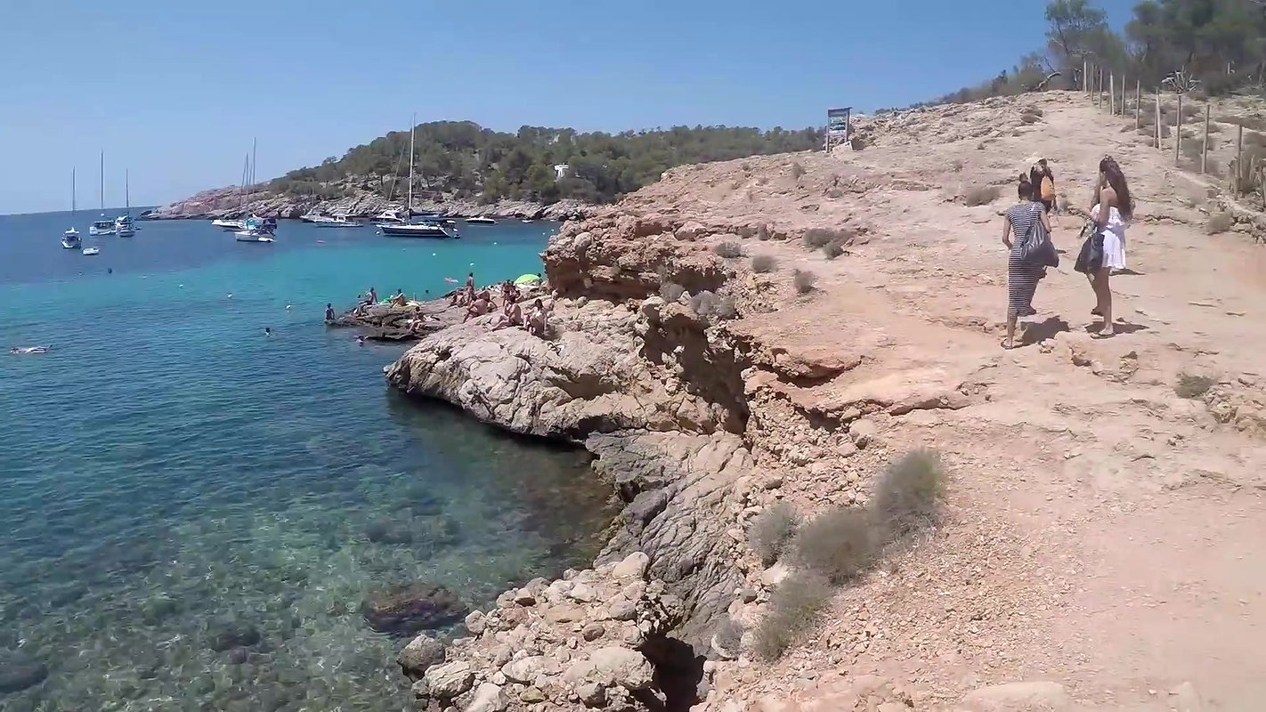 Stunning Erica Fontes has public sex on the beach_e9f22fc3