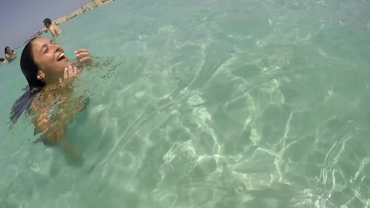 Stunning Erica Fontes has public sex on the beach_e9f22fc3