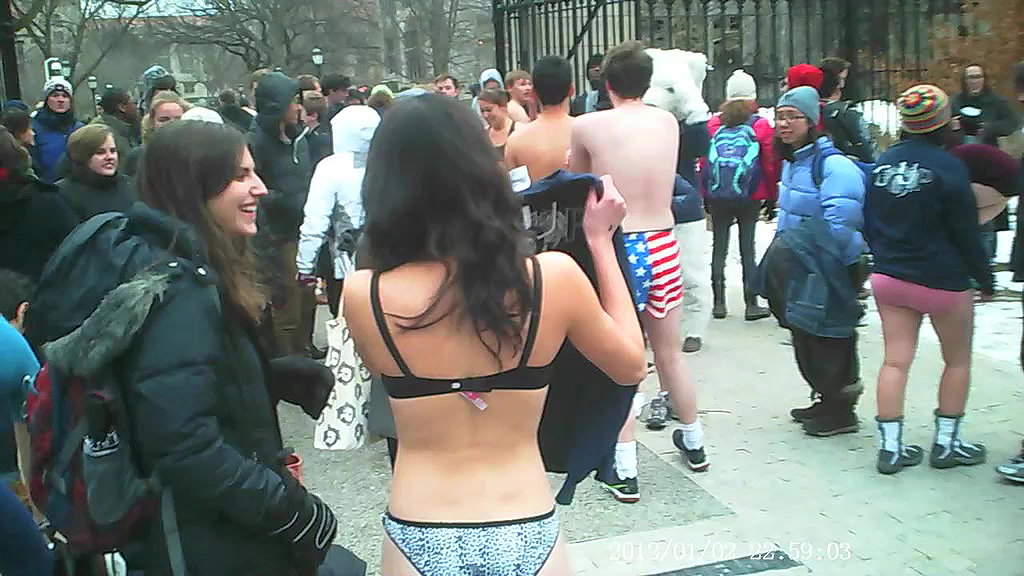 Risky Forest Fuck with a Stranger – Caught in Public Again_dc5fddbd
