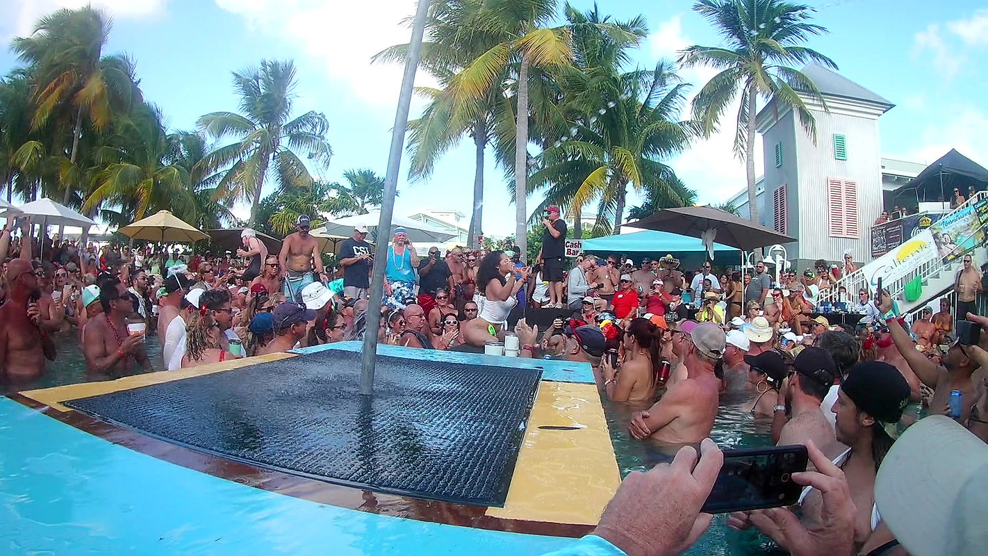 Public Magic Pussy on a pub_549c628b