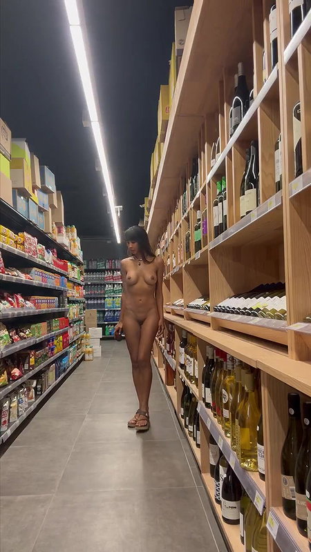 Brittney Babe – Student Shows Off Her Cute Nipples – Public Pick Ups_9f0ef1e9