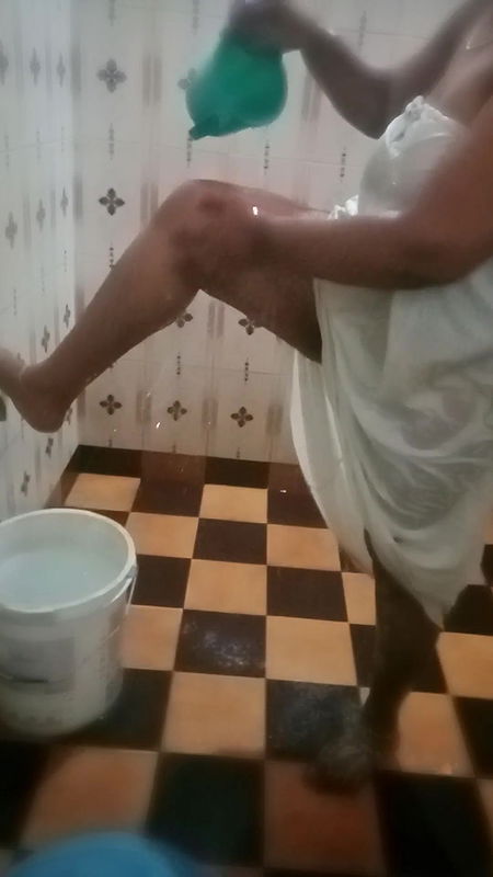 Indian mallu house wife in Bathroom hot video.
