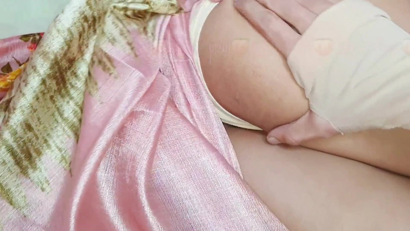 Indian married girl having sex with courier delivery guy.