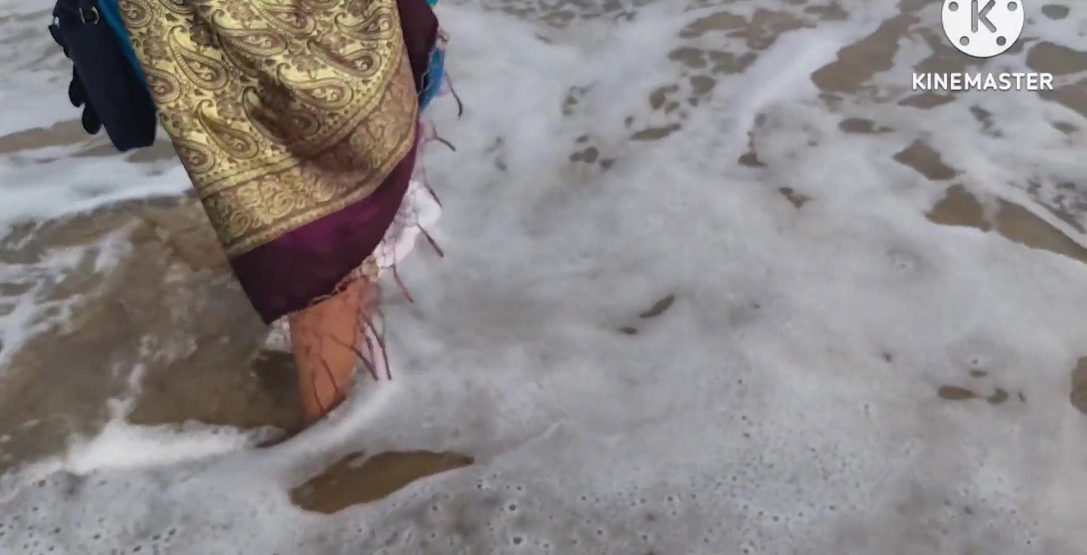 Indian wife Payal bhabi ki navel sex…. monthly period is continue.