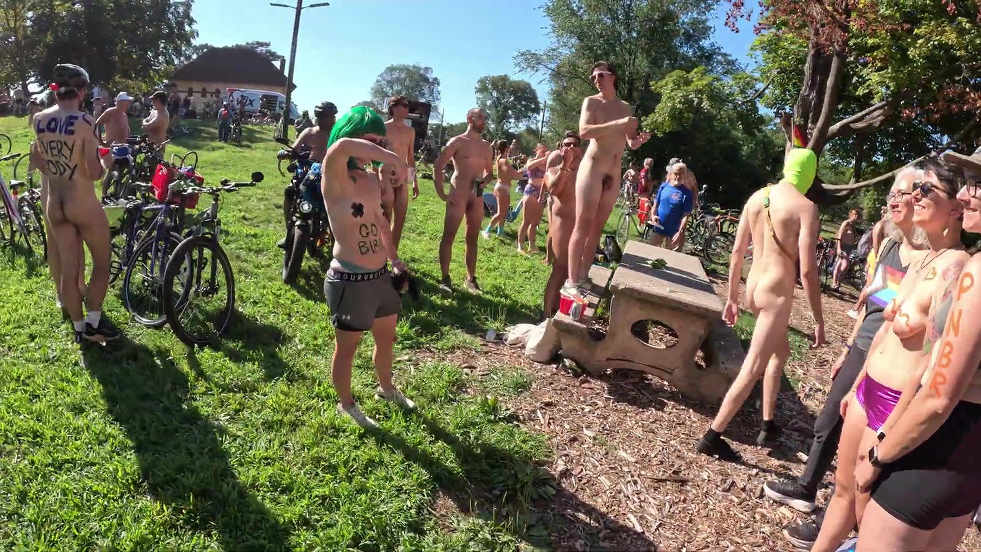 Exciting wanking in a public locker room in a swimming pool background noises have been alienated_a36bde68