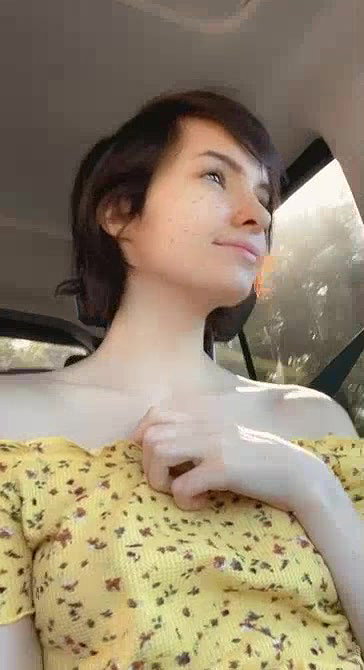 Gorgeous anal slave fucked in public park_70298627