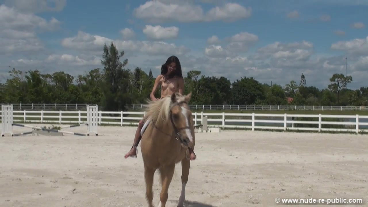 Lovely blonde girl Topless Beach Voyeur Public Nude boobs_2ee41a03