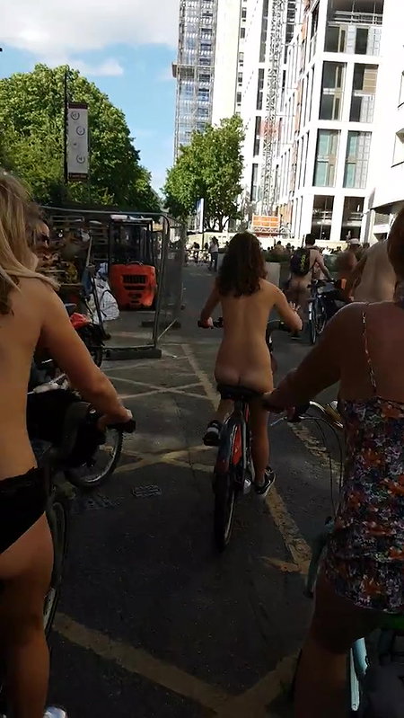 machine fucking in public_3807f994