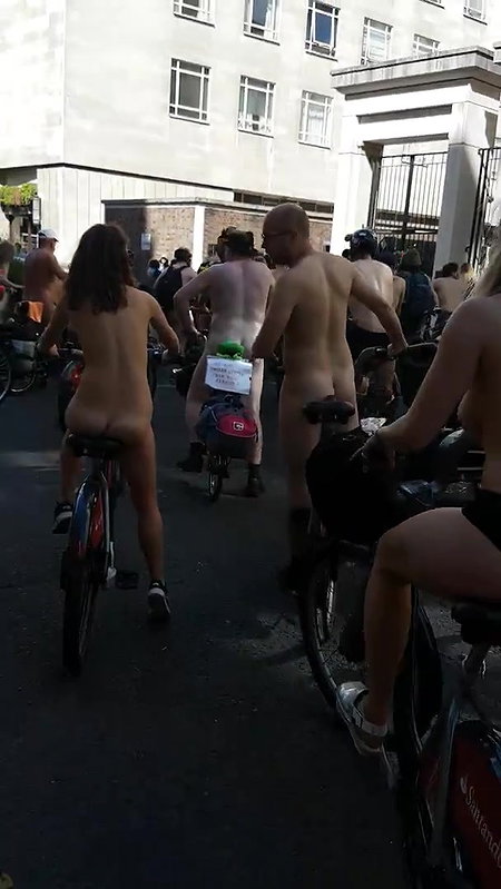 machine fucking in public_3807f994