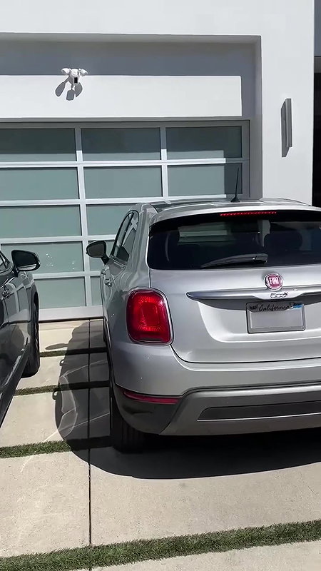 Miyashita loves to be publicly toy stuffed by her man_0921bbe2