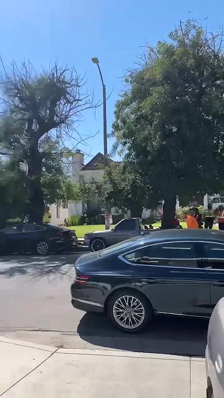 Miyashita loves to be publicly toy stuffed by her man_0921bbe2