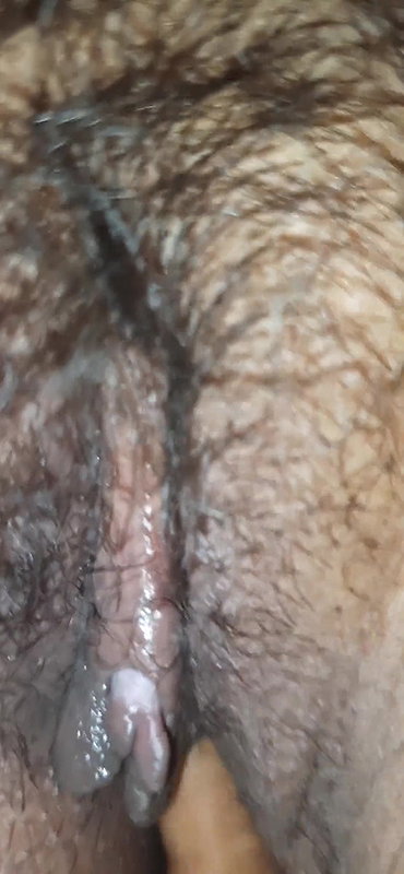 MALLU WIFE ENJOYS FINGERING IN PUSSY AND ANAL FUCKING AND SQUIRTING, BOTH CUM AT THE SAME TIME.