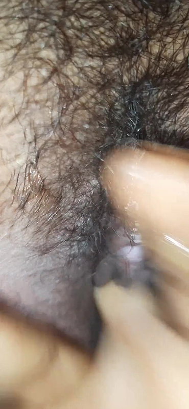 MALLU WIFE ENJOYS FINGERING IN PUSSY AND ANAL FUCKING AND SQUIRTING, BOTH CUM AT THE SAME TIME.