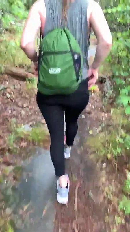 Peeing at a public restroom_6fc69de8