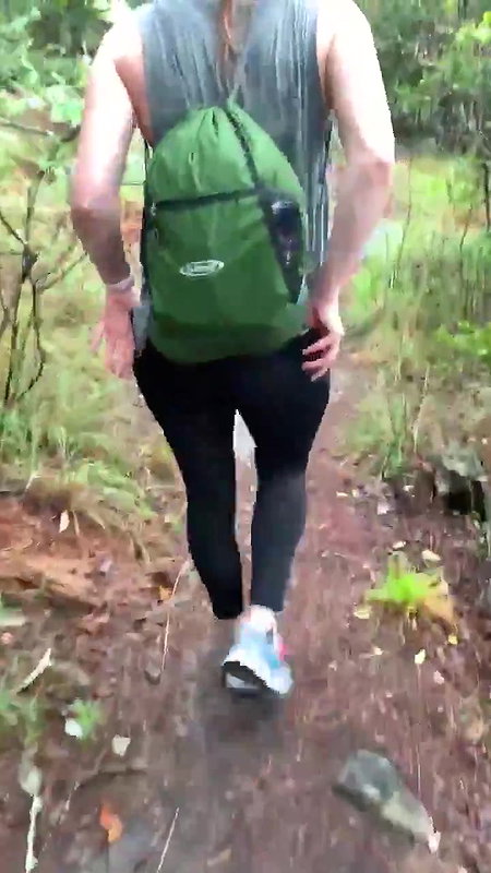 Peeing at a public restroom_6fc69de8