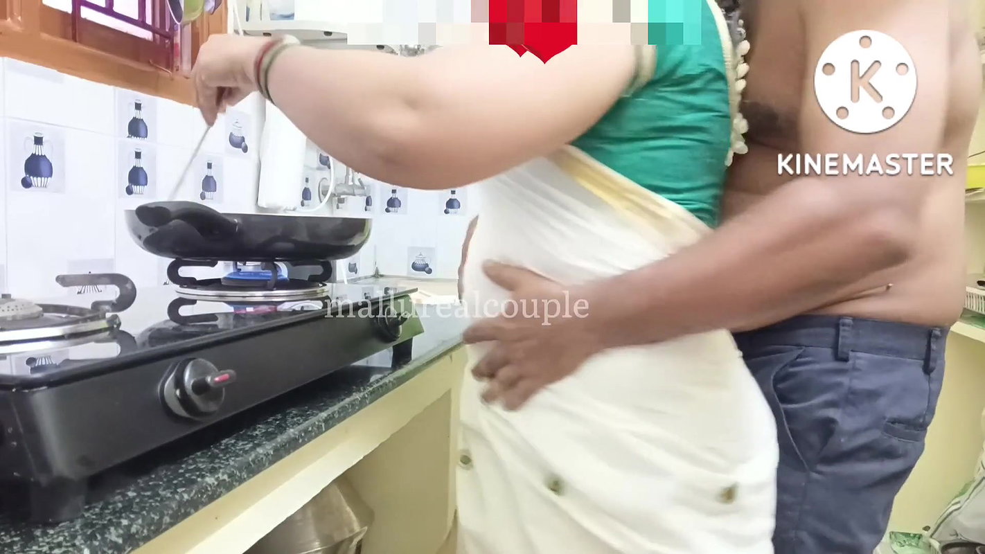 Mallu wife in Kerala saree.