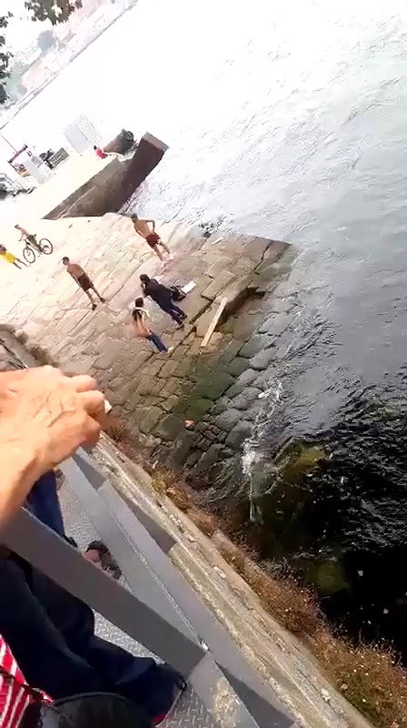PISSING THROUG MY PANTS in PUBLIC_2ca2c5cd