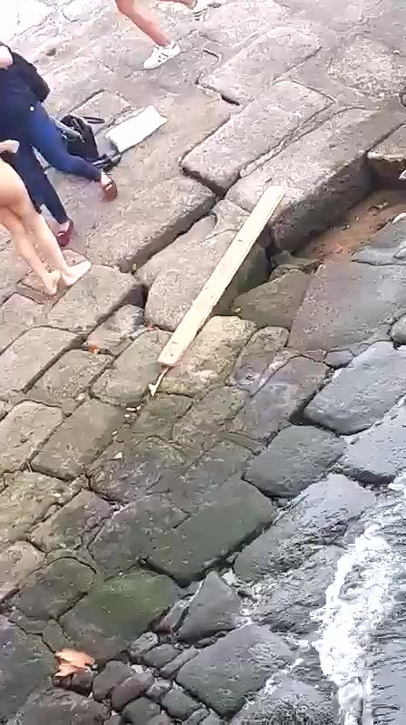 PISSING THROUG MY PANTS in PUBLIC_2ca2c5cd