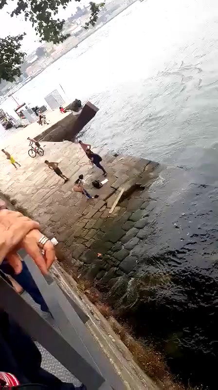 PISSING THROUG MY PANTS in PUBLIC_2ca2c5cd