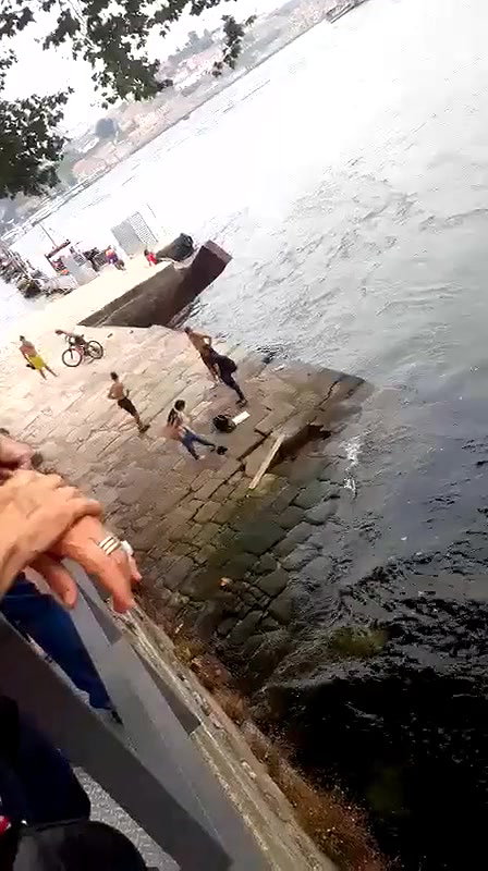 PISSING THROUG MY PANTS in PUBLIC_2ca2c5cd