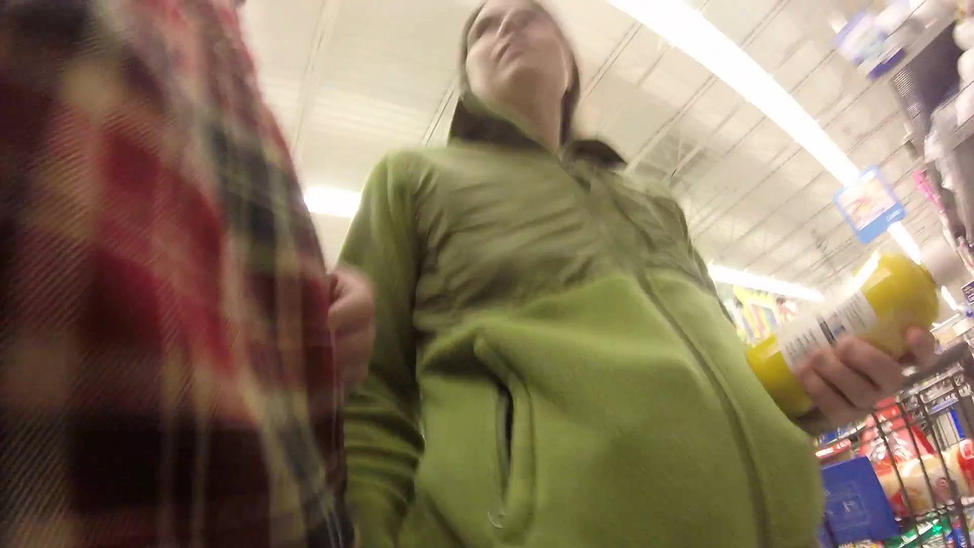 pissing under my skirt in public_9f81b184