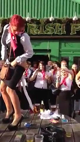 Playing with my pussy in public I hope I dont get caught_9198bd41