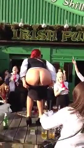 Playing with my pussy in public I hope I dont get caught_9198bd41