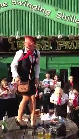 Playing with my pussy in public I hope I dont get caught_9198bd41