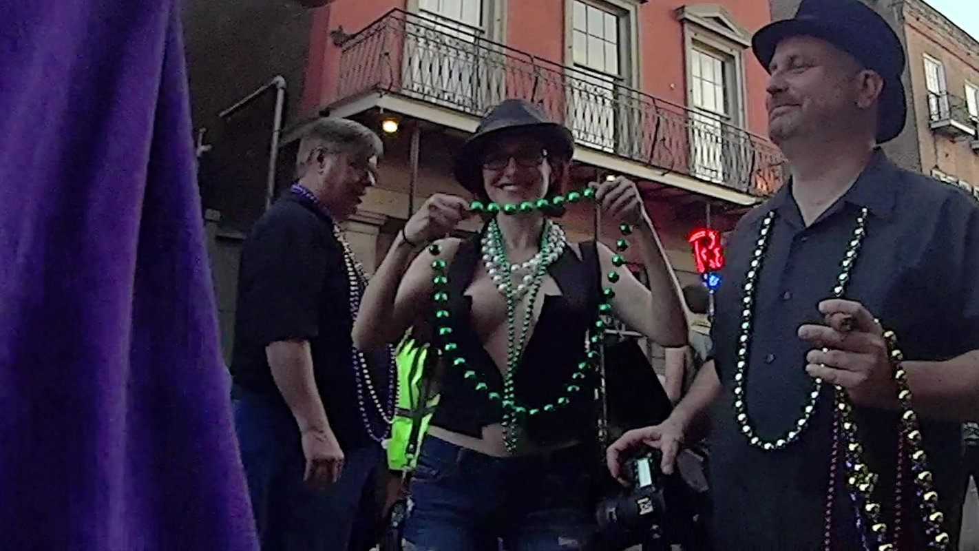 Public Agent French babe Jennifer Amilton fucks a guy in his office_35d38731