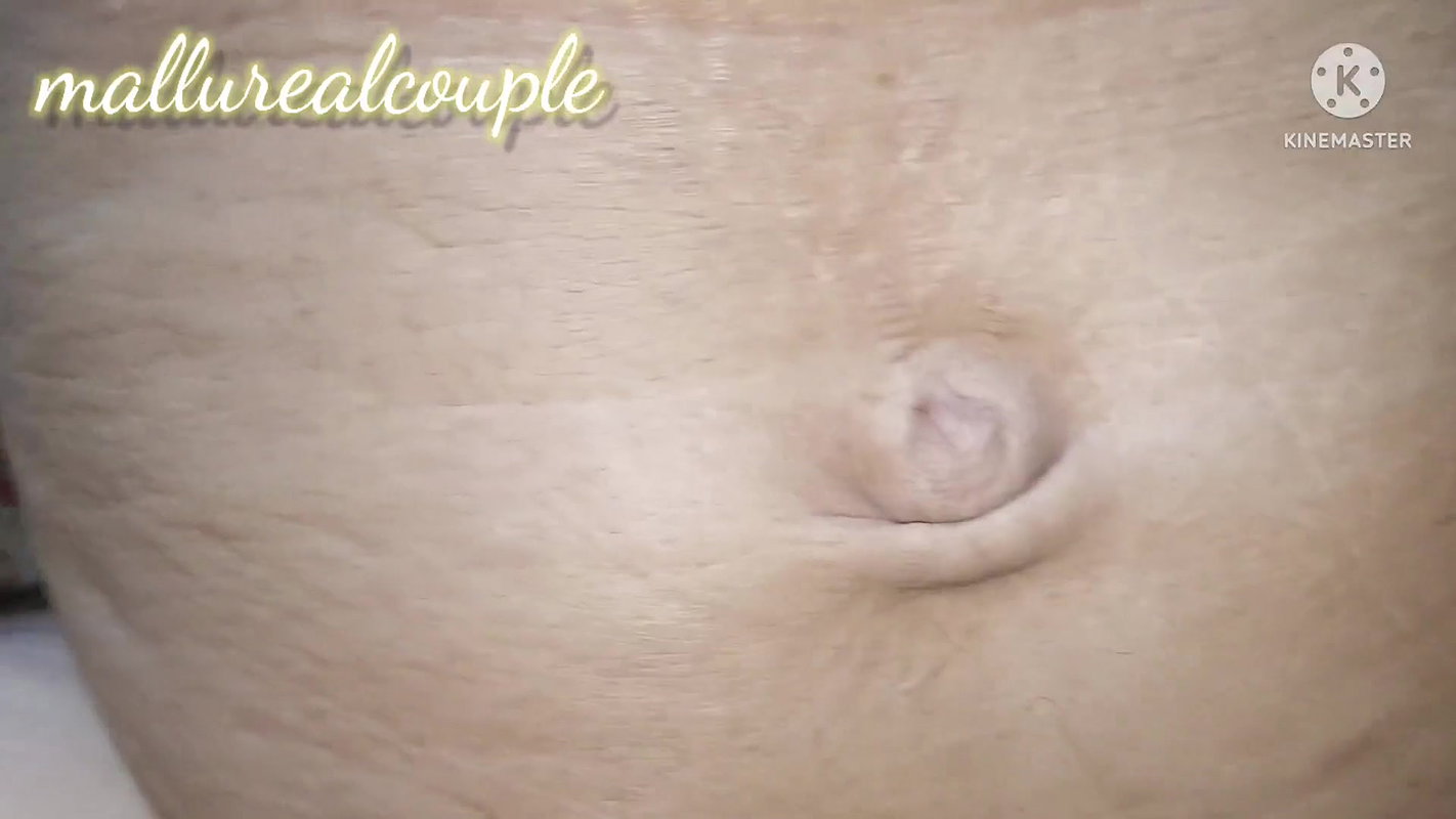 Mallurealcouple – wife fucking and fingering with squirting outside.