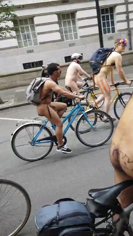 PUBLIC NAKED RUNNING TRAINING AND FLASHING HAIRY PUSSY OUTDOORS_631afeeb