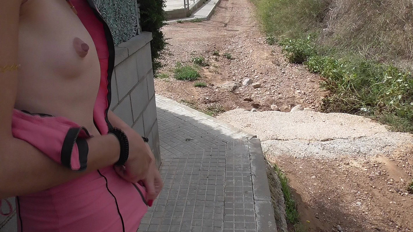 PUBLIC Piper gets horny watching her professor fucks herself with donkey dick thinking of him_1781f735