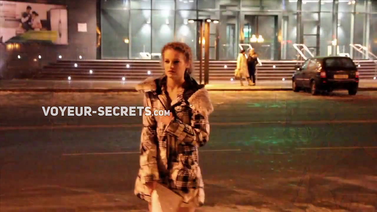 Scarlett Fay Fiery Red Public Flashing Pt. 2_be3d1ab2