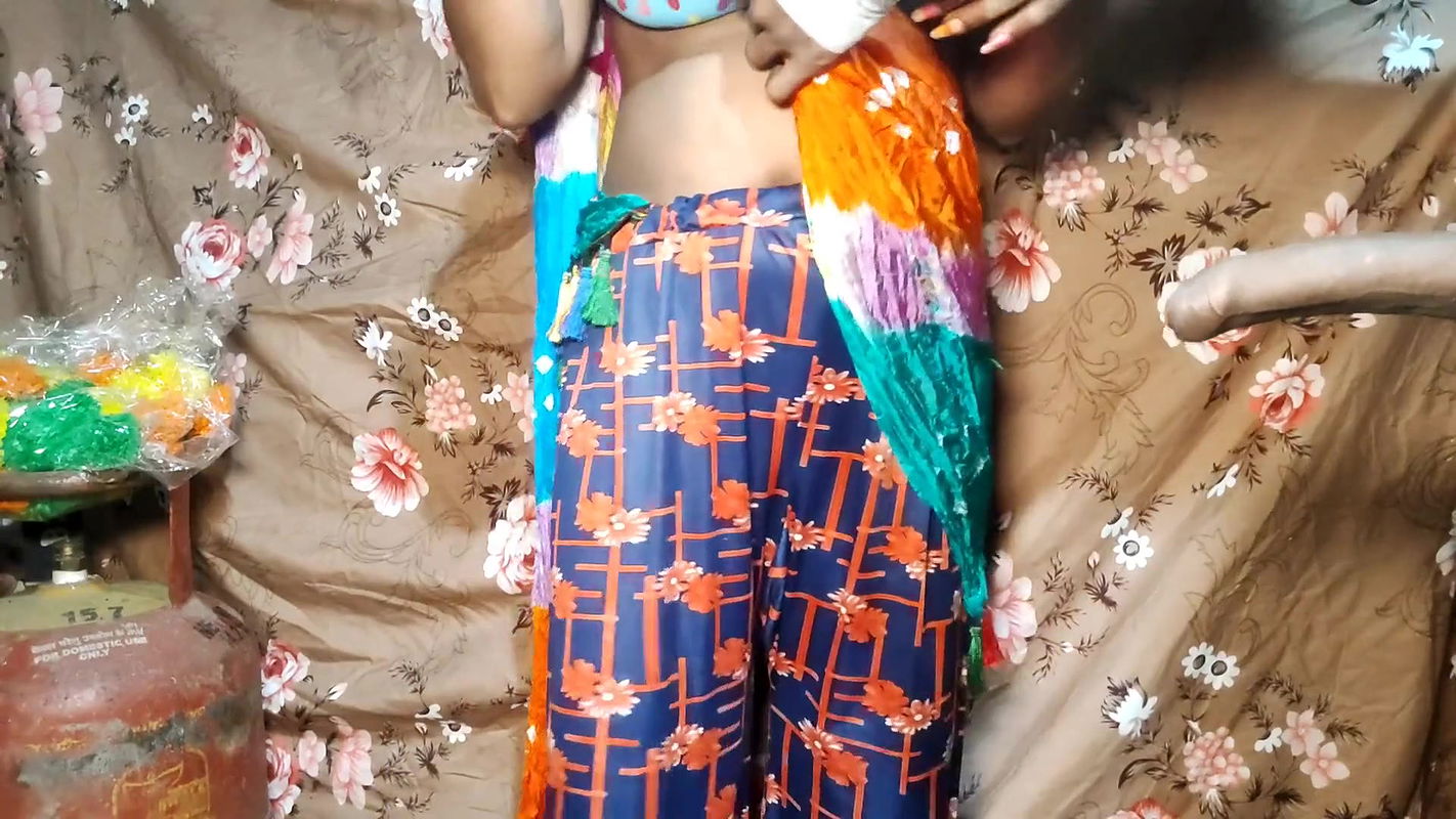 My stepmother got fucked in the kitchen with a cylinder.