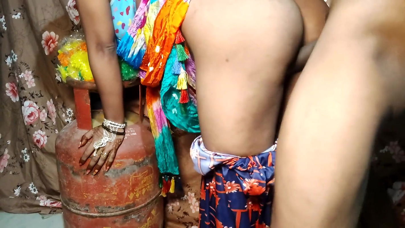 My stepmother got fucked in the kitchen with a cylinder.