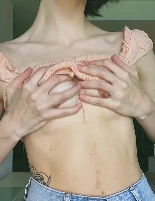 Slut shakes her tits and ass and flashes her tits and pussy publicly_95556c48