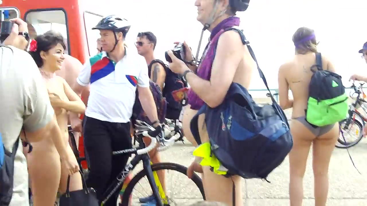 Stepmom Fucks Stepson In A Public Place-Anal 4K_613b5c49