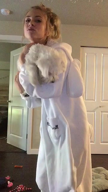 Teen Night time public piss_19f647a5