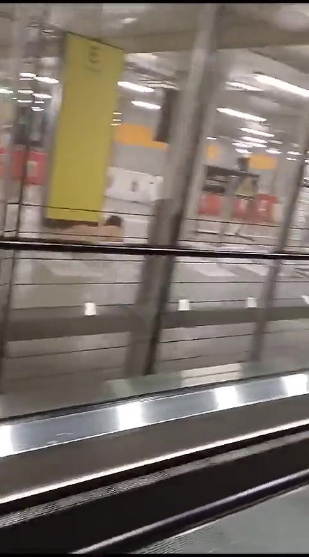 Crazy_Woman_Naked_at_Chilean_Airport