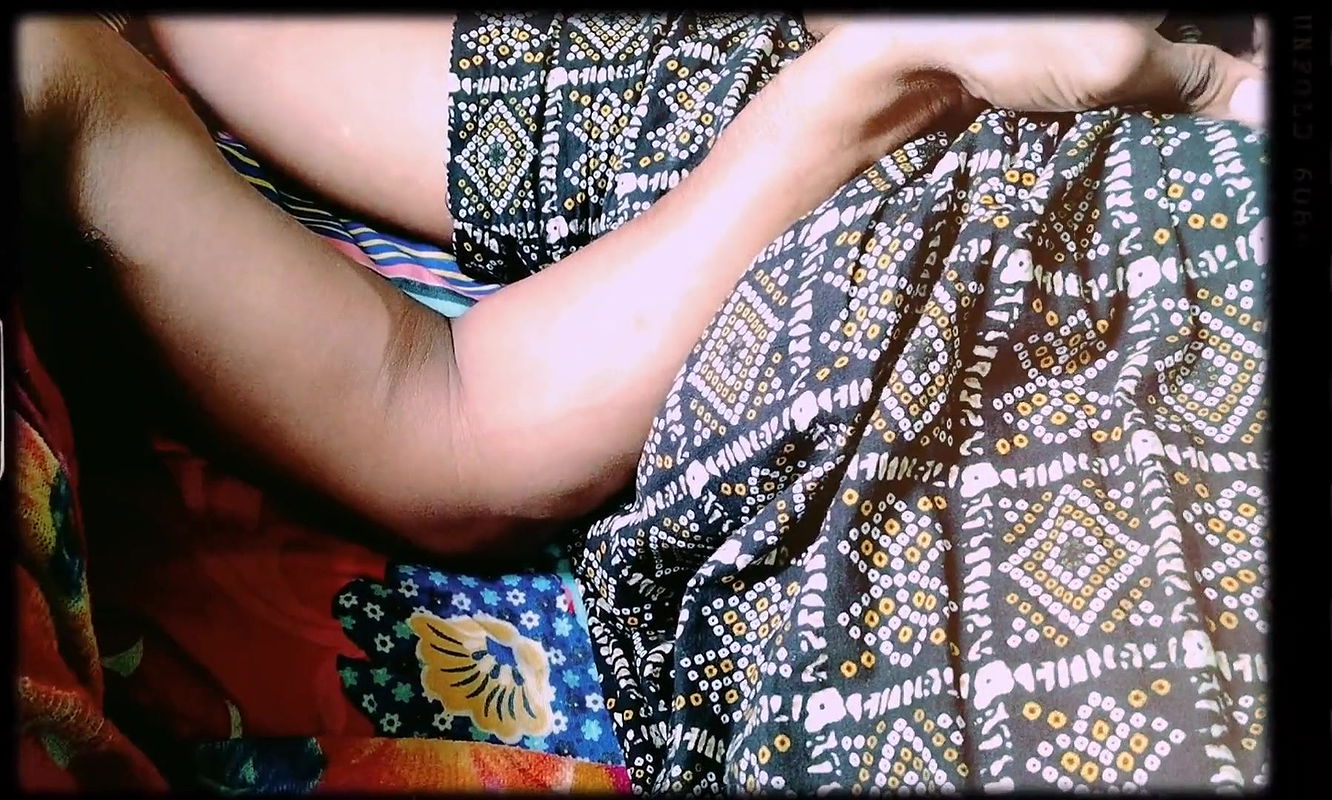 Payal bhabi ko bed ki uper maza liya.