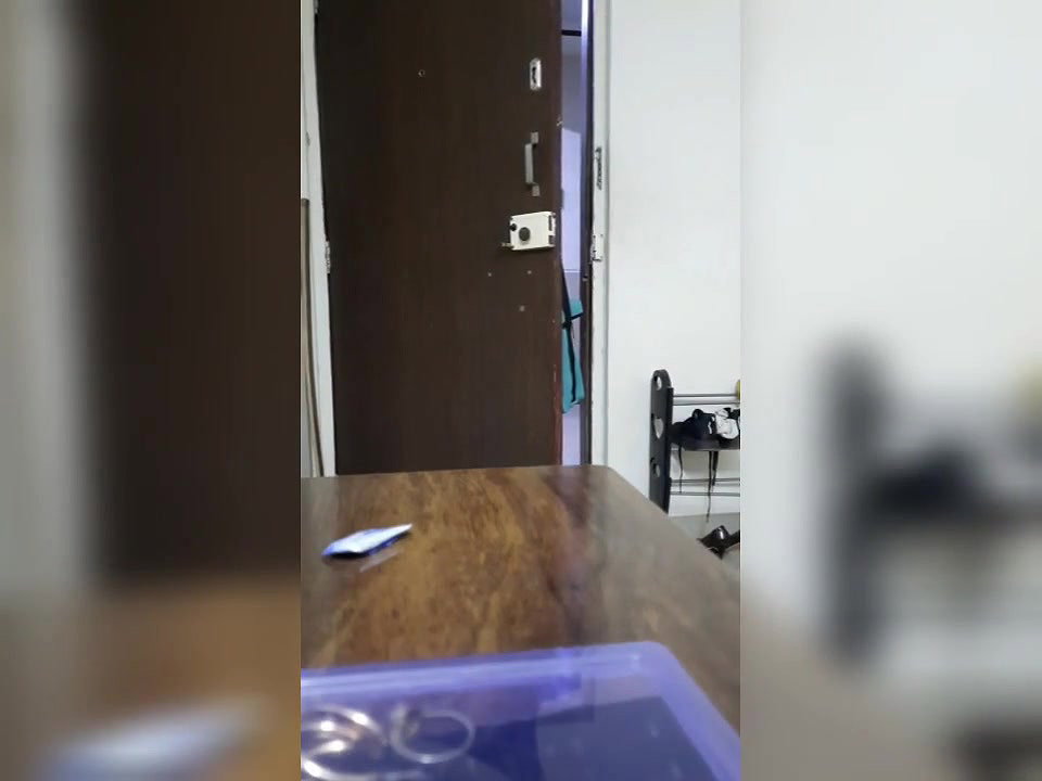 Pizza dare by an Indian slut – receiving food naked.