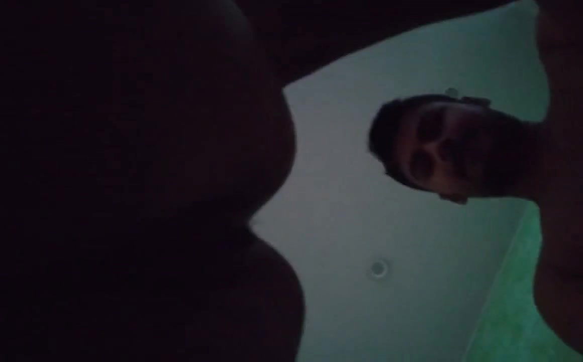 Raat mai girlfriend kai ghr mai ghus kar gumnam boy na choda.