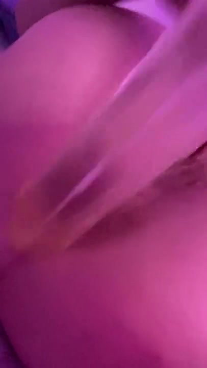 hot horny girl dildoing wet juicy pussy on cam