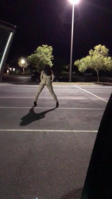 nude_walk1