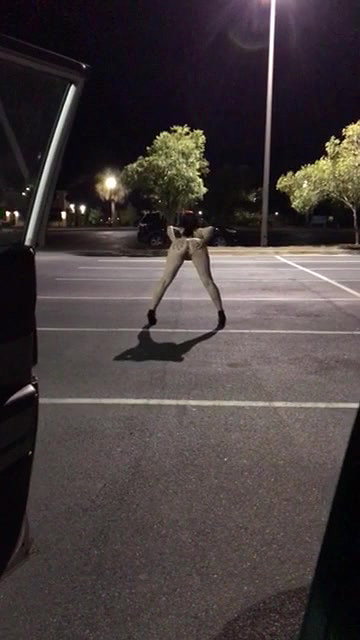 nude_walk1
