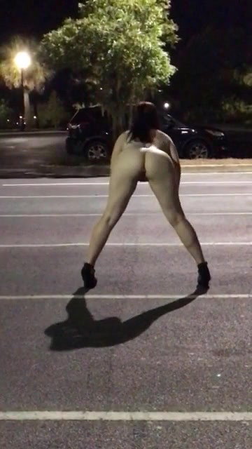 nude_walk1