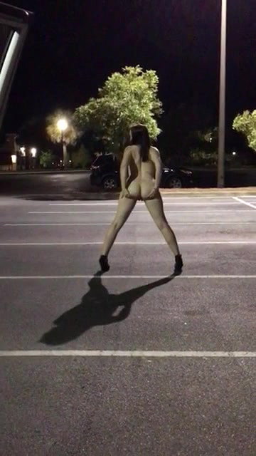 nude_walk1