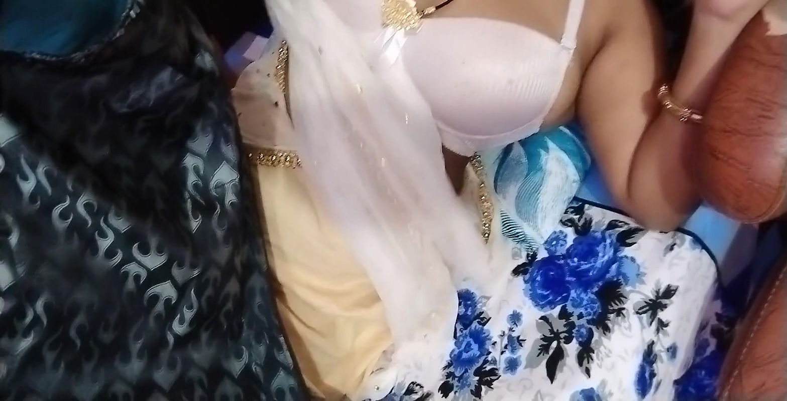 Sexy guy hotdesixx came to fix the fan and did dirty work with the hotgirl21 housewife.